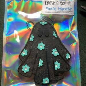 Floral Ghost Car Freshie—Apple Harvest